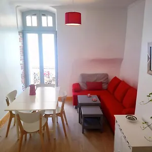 Joli Duplex Avec Balcon Et Vue Sur Place Du Centre Historique ! Appartement Foix